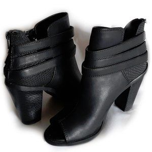 Simply Vera Vera Wang Aubrey booties
